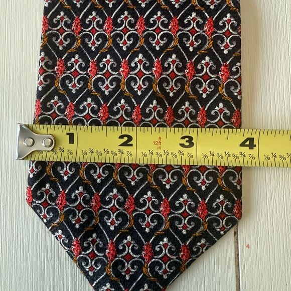 Nina Ricci Black and Red Silk Fabric with Intricate Design - Picture 7 of 7